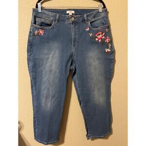 Croft and barrow women’s capri with flower embroidery